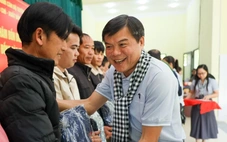 Đoàn tuyên giáo, báo chí TP.HCM thăm, tặng quà chiến sĩ biên phòng và người dân biên giới Cao Bằng