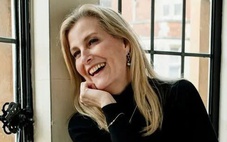 Nữ Bá tước Xứ Wessex Sophie: 'Fashionista' thầm lặng của Hoàng gia Anh mùa Thu Đông