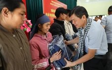 Đoàn tuyên giáo, báo chí TP.HCM thăm, tặng quà chiến sĩ biên phòng và người dân biên giới Cao Bằng