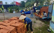 Sau bão số 13, tôn, ngói vừa tăng giá vừa khan hiếm hàng