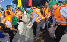 Thả cá 28.300 con trên sông Hậu