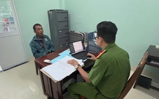 Hát karaoke quá giờ, người đàn ông bị hàng xóm chém bị thương