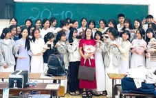 Những người thầy lặn lội xin từng suất học bổng, quần áo, xe đạp cũ cho trò nghèo