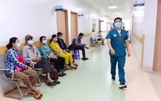 Người dân TP.HCM trên 65 tuổi nhận thẻ bảo hiểm y tế ‘miễn phí’ ở đâu?