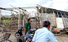 Lốc xoáy quét qua làm tốc mái 11 nhà dân tại Gia Lai