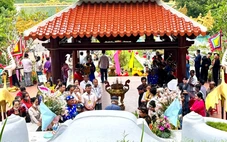 Lễ hội truyền thống kỷ niệm ngày mất con gái Đức Mạc Thiên Tích góp sức quảng bá du lịch Hà Tiên