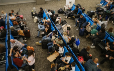 Mỹ dỡ bỏ hạn chế bay sau khi chính phủ mở cửa lại