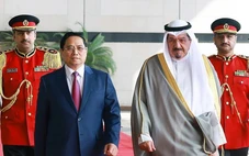 Thủ tướng Kuwait chủ trì Lễ đón trọng thể Thủ tướng Phạm Minh Chính tại cung điện