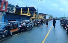 Người dân Huế không đưa xe cộ lên cầu tránh lũ, công an khuyến cáo hành vi này nguy hiểm