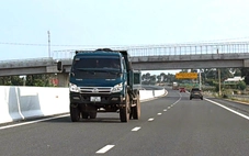 Cao tốc Biên Hòa - Vũng Tàu chưa thông, ô tô, xe máy vẫn ồ ạt 'vượt rào', chạy ngược chiều