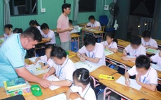 Ấm áp lớp học 0 đồng của phó trưởng khu phố ở TP.HCM