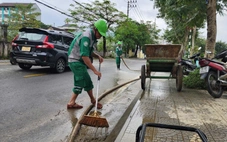 Lũ ở Huế rút dần, một người mất tích do lật ghe