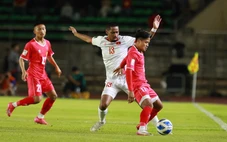 Lào - Việt Nam (hiệp 1) 0-0: chủ nhà Lào chơi 'đổ bê tông'