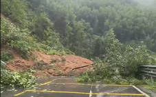 Sạt lở nặng ở đèo Phượng Hoàng gây tắc quốc lộ 26 nối Đắk Lắk với Khánh Hòa