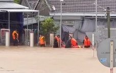 Sông Dinh Ninh Hòa dự báo đạt đỉnh lũ lịch sử, quốc lộ 1 nhiều đoạn ngập nước