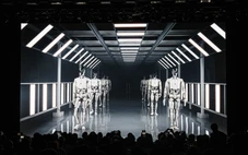 Các hãng xe điện Trung Quốc chuyển hướng sang robot hình người