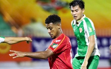 HLV Minh Phương bất lực trước ngoại binh Thaileon