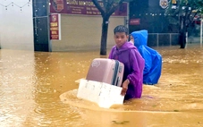 Nhiều trường đại học ở Huế hỗ trợ tiền cho sinh viên sau trận mưa lũ lịch sử