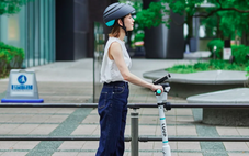 Nhật Bản tăng giám sát an toàn xe điện hai bánh