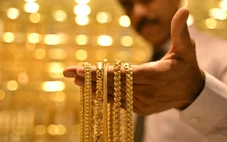 Tỉ phú Ấn Độ làm giàu từ cơn sốt vàng