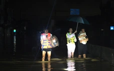 Diên Khánh, Tây Nha Trang, hai vùng ngập nặng nhất Khánh Hòa vẫn mênh mông lũ, không có điện
