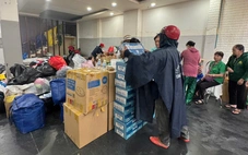 Gom góp nhu yếu phẩm tiếp sức bà con miền Trung mùa mưa lũ