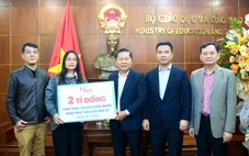 Món quà ý nghĩa tặng thầy cô vùng bão lũ miền Trung nhân ngày 20-11