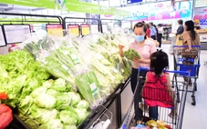 Bình ổn giá rau củ, thực phẩm dù áp lực mưa lũ
