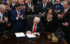 Ông Trump và ngoại giao 'vàng': Nhiều lãnh đạo thế giới tặng quà xa xỉ cho ông Trump