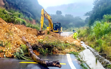Đèo Khánh Lê chưa thể thông xe, nguy cơ sạt lở bất cứ lúc nào
