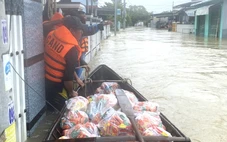 Cảnh sát Khánh Hòa tiếp nhận hơn 3.000 tin báo kêu cứu trong vùng lũ, cứu nạn hơn 3.000 người