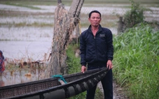 Gặp hai người hùng dùng ghe đuổi vịt cứu nhiều người thoát cửa tử trong lũ xiết