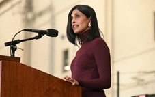 Rộ tin đồn Đệ nhị phu nhân Mỹ không đeo nhẫn cưới, nghi vấn hôn nhân gặp trục trặc