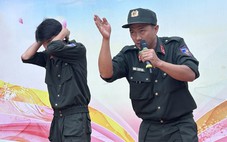 Cảnh sát đặc nhiệm đến trường học hướng dẫn chống bạo lực học đường, bắt cóc online