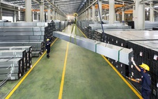 Tôn thép ổn định, giá xi măng tăng mạnh