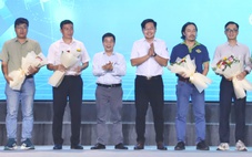 Robot làm việc không nghỉ, sinh viên liệu có bị bỏ lại trong tương lai?