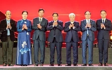 Hơn 500 tỉ đồng ủng hộ đồng bào miền Trung trong đêm khai mạc Tuần Đại đoàn kết các dân tộc Việt Nam