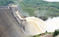 Tiêu thụ điện giảm mạnh phải ngừng 1.000 MW điện than và khí, thủy điện tiếp tục xả 15.600 MW