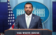 Tổng thống Trump bác bỏ tin đồn sa thải Giám đốc FBI dù vướng loạt bê bối