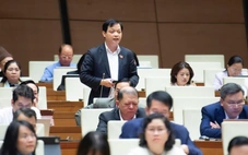 Tin tức sáng 27-11: Quốc hội xem xét đề xuất cắt giảm giấy phép kinh doanh với 25 ngành nghề