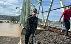 Chạy đua khôi phục lưới viễn thông vùng lũ Phú Yên