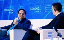 Đối thoại với Tổng giám đốc WEF, Thủ tướng tiết lộ những yếu tố Việt Nam chọn để vượt sóng