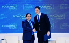 Đối thoại với Tổng giám đốc WEF, Thủ tướng tiết lộ những yếu tố Việt Nam chọn để vượt sóng