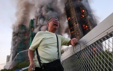 Những tiếng kêu tuyệt vọng giữa thảm họa cháy chung cư Hong Kong