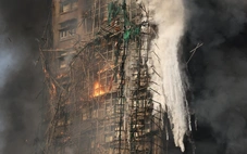 Vụ cháy chung cư ở Hong Kong: Vì sao đặc khu này vẫn dùng giàn giáo tre?