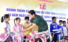 Bộ Tư lệnh Quân khu 9 xây cầu, bàn giao nhà cho người dân ở An Giang, giá trị trên 2 tỉ đồng