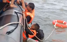 Cứu sống kịp thời 2 thuyền viên bị chìm tàu trôi dạt trên biển ở Vĩnh Long