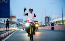 Người dân thích thú khi tiết trời TP.HCM lạnh 19 độ C