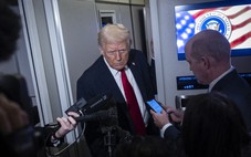 Đan Mạch lập ca trực đêm theo dõi phát ngôn của Tổng thống Trump