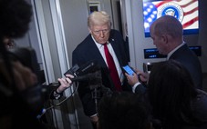 Đan Mạch lập ca trực đêm theo dõi phát ngôn của Tổng thống Trump